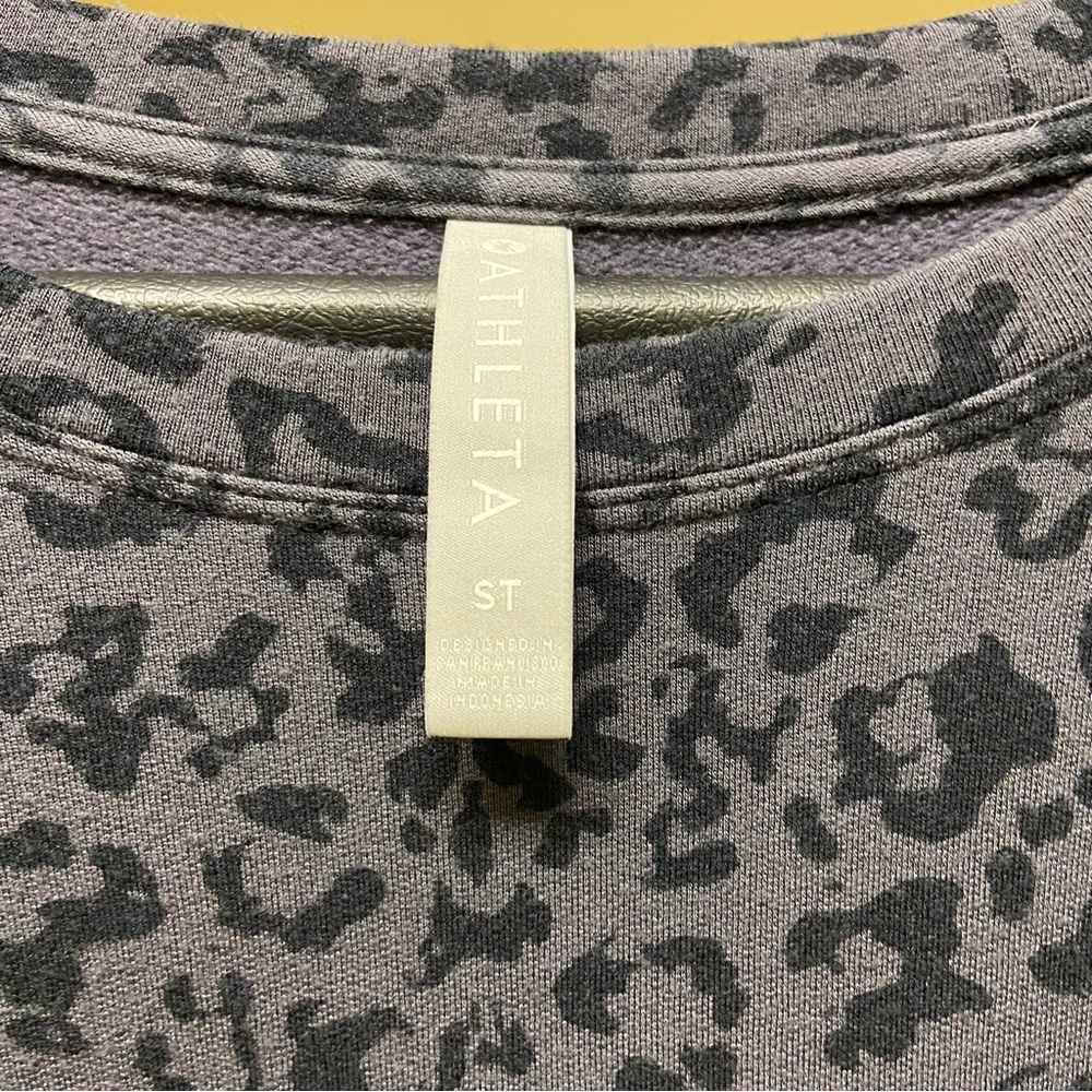 Athleta Pure Luxe Leopard Print Sweatshirt Womens Size Small Oversized Soft Top - Picture 10 of 12